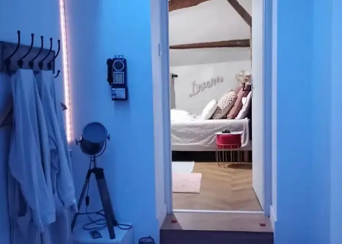 Nuit Romantique, Spa, Champagne, Cinema, Flipper - Escapade Veyloise Apartment