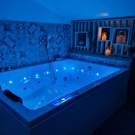 Escapadeveyloise-nuit Romantique-spa-cine-champagne * Pont-de-Veyle