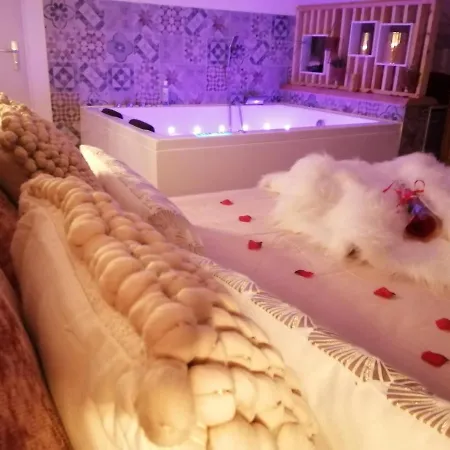 Nuit Romantique, Spa, Champagne, Cinema, Flipper - Escapade Veyloise