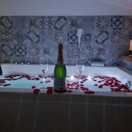 Apartmán Nuit Romantique, Spa, Champagne, Cinema, Flipper - Escapade Veyloise