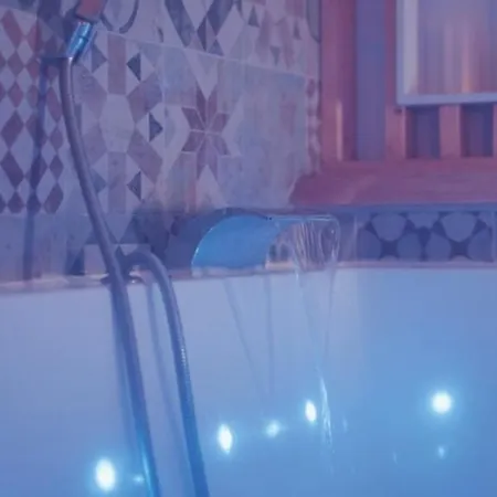 Apartmán Nuit Romantique, Spa, Champagne, Cinema, Flipper - Escapade Veyloise *